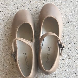 Girls tap shoes